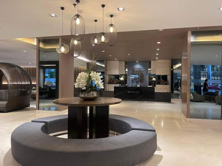 Shore 1 & 3 Residences Moa 1Br With Balcony By Darpm Manila Luaran gambar